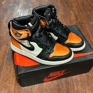 Air Jordan 1 -Satin